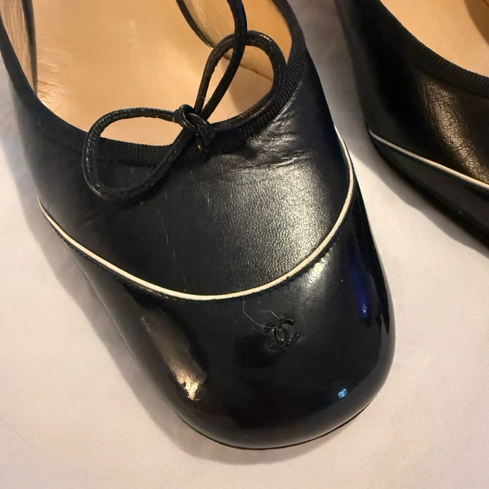 CHANEL Black Leather Bow-Trim Mules with White Piping EUC 0667 - Picture 13 of 16